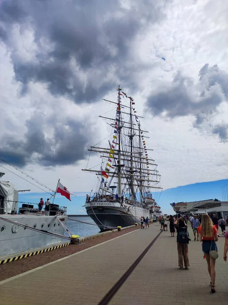 波兰格丁尼亚 2022年6月17日 Dar Pomorza 号帆船在格丁尼亚 位于波罗的海的 Dar Pomorza 号博物馆船 — 图库照片