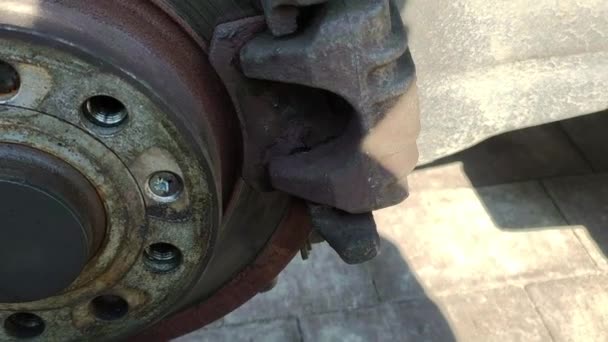 车辆维修 汽车修理厂汽车制动器工作 — 图库视频影像