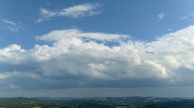 Hava manzaralı tarlalar köyler resim yeşili