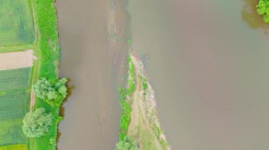 İki nehir tek bir büyük nehirde birleşiyor, Avrupa, Polonya