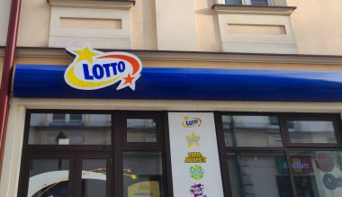 Rzeszow, Polonya - 1 Mayıs 2024: Binanın logosu. Lotto logotype
