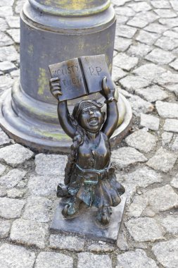 Wroclaw Polonya - 21 Şubat 2025: Elinde 