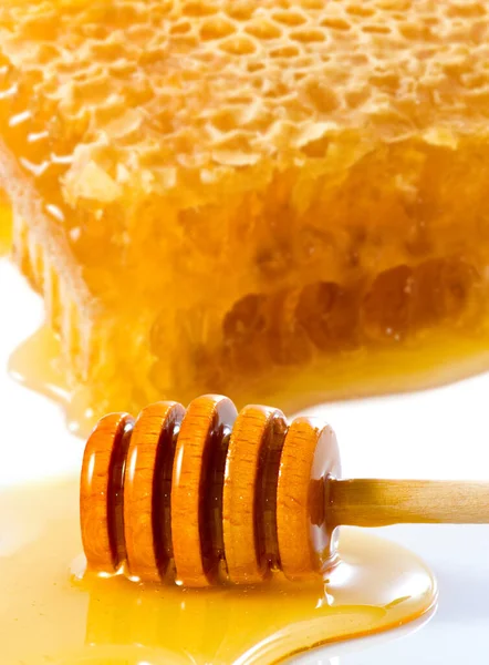 Organic Honey Wooden Dipper White Image Honey Honeycombs Closeup — Φωτογραφία Αρχείου