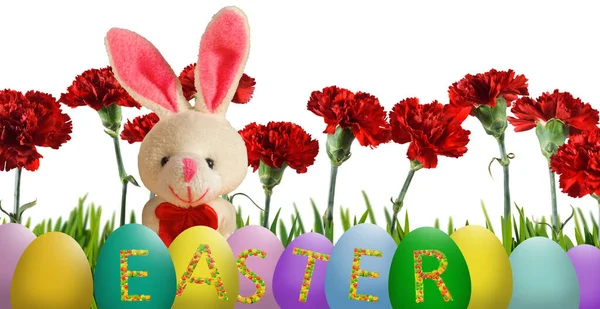 イースターのグリーティングカードのイメージです イースターの卵 背景に美しい花を持つウサギ — ストック写真