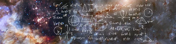 Kozmik Yıldızlı Bir Manzaranın Arka Planına Karşı Matematiksel Formüllerin Grafiklerin — Stok fotoğraf