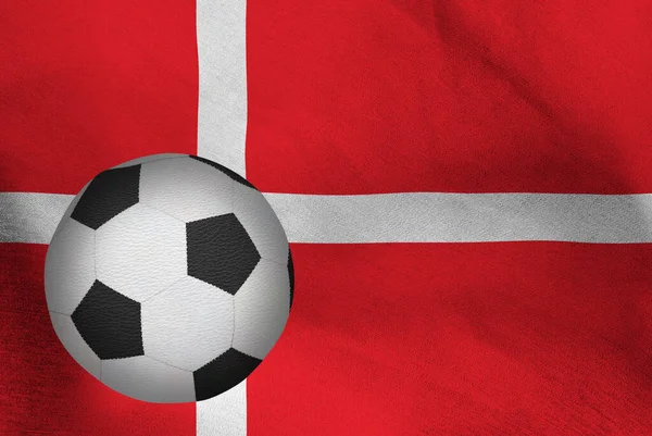 Das Bild Eines Fußballs Vor Dem Hintergrund Der Dänischen Nationalflagge — Stockfoto