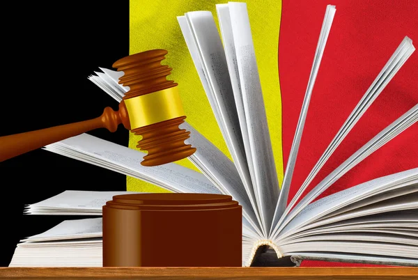 Martillo Judicial Fondo Libro Abierto Bandera Bélgica Imagen — Foto de Stock