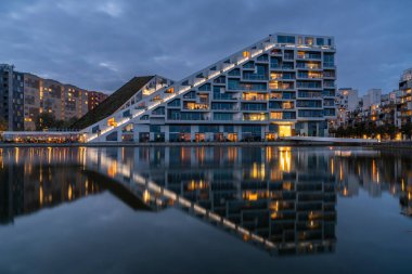 Ünlü Danimarkalı mimar Bjarke Ingels tarafından tasarlanan 8 Ev Binası 'nın dış görünüşü.