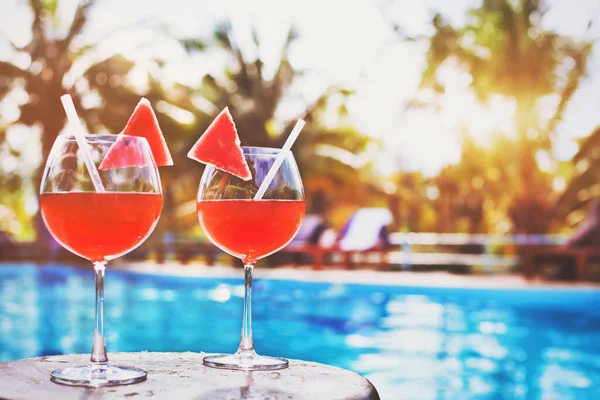 Deux Verres Cocktail Exotique Sur Plage Tropicale — Photo