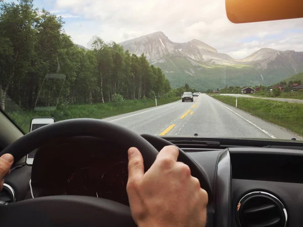 Jazda Norwegii Malownicza Piękna Droga Widziana Okna Samochodu Zabytkowy Filtr — Zdjęcie stockowe