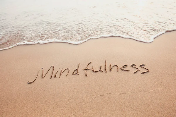 Mindfulness Conceito Vida Consciente Texto Escrito Areia Praia — Fotografia de Stock