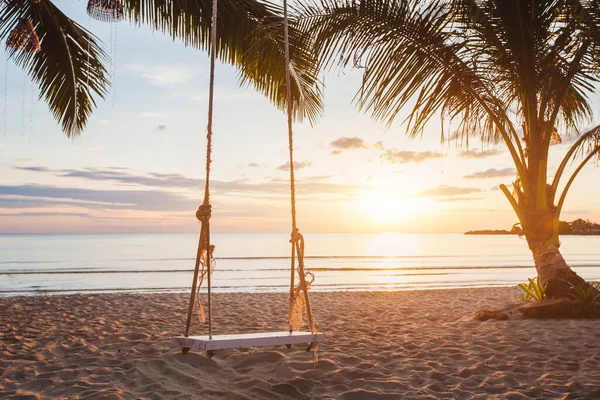 Dreamy Paradise Beach Relaxing Landscape Tropical Swing Sunset — Stock Photo, Image