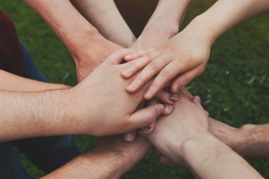 Grup desteği ve topluluk takımı konsepte yardım ediyor, birçok insan bir arada.