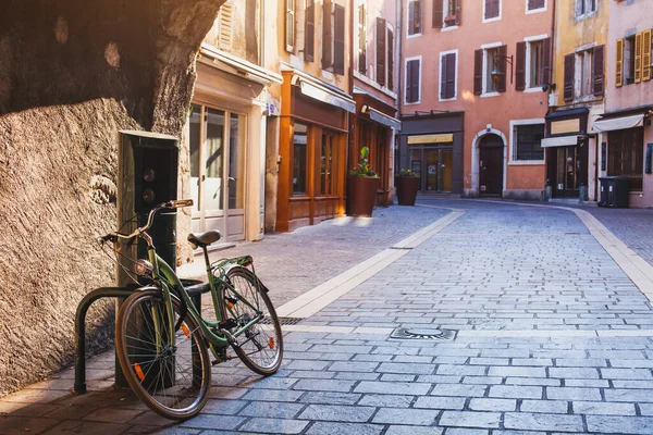 Beautiful Cozy Street Annecy Early Morning France Vintage Bicycle Pavement — Stock Photo, Image