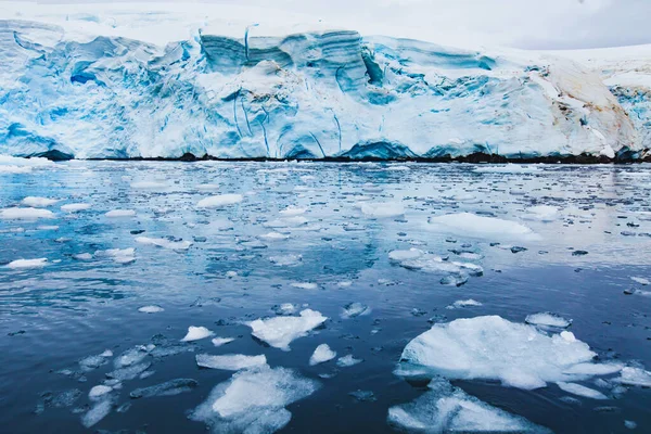Isberg Smälter Antarktis Vackert Naturlandskap Med Glaciär Och Vatten Global — Stockfoto