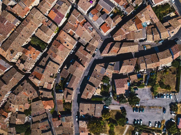 普罗旺斯村庄的空中景观街道 屋顶铺瓷砖 从无人飞机飞到欧洲 传统建筑 — 图库照片