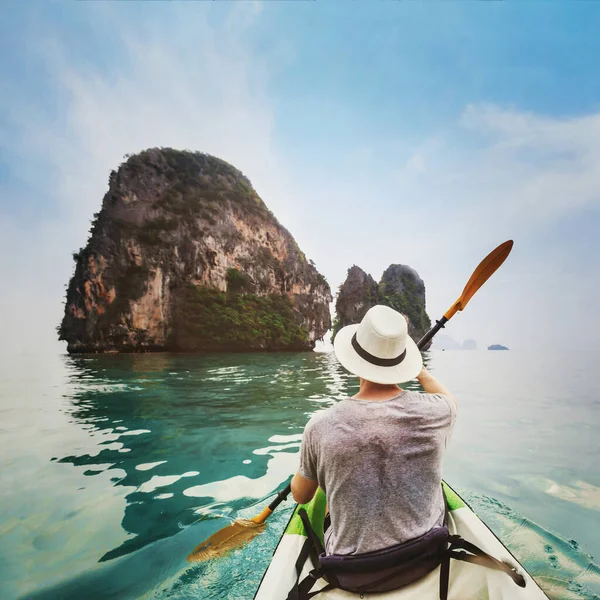 Resor Med Kajak Asien Strand Semester Turism Man Turist Kajakpaddling — Stockfoto