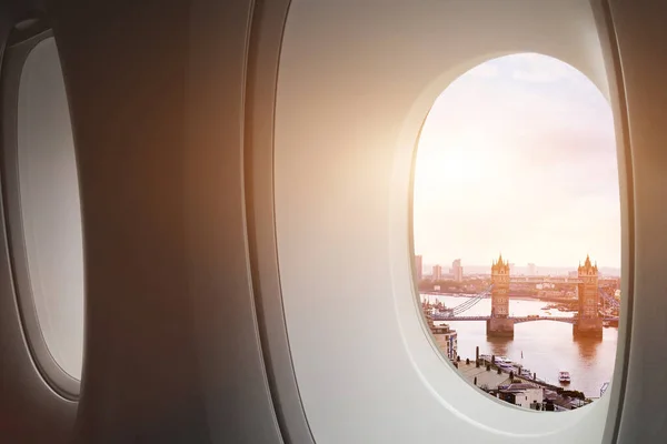 Podróż Londynu Widok Tower Bridge Okna Samolotu Turystyka — Zdjęcie stockowe