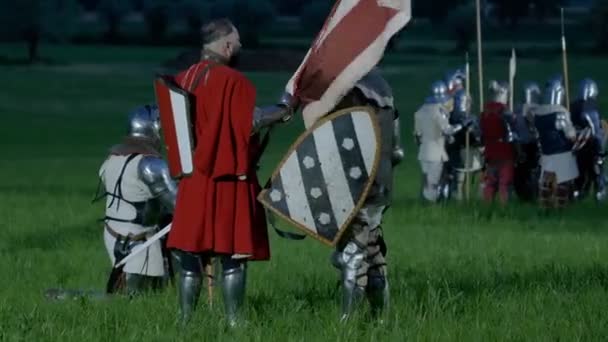 Morimondo Itália Junho Combatendo Cavaleiros Medievais Armaduras Reencenação Histórica Batalha — Vídeo de Stock