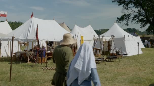 Scenes Medieval Costume Peasants Walking Medieval Camp June 2022 Morimondo — 图库视频影像