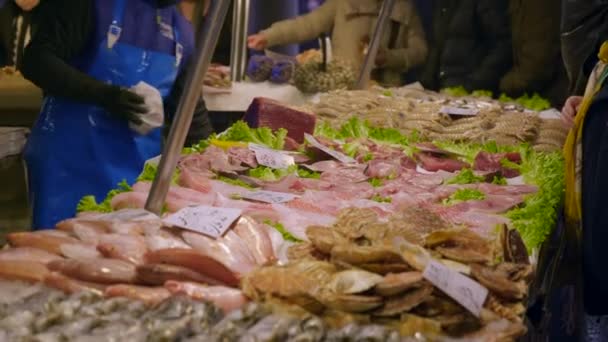 Piaţa Peşte Rialto Fishmonger Locul Muncă Februarie 2022 Veneția Italia — Videoclip de stoc