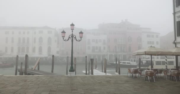 Vaporetto Sur Canal Grande Venise Par Une Journée Hiver Brumeuse — Video