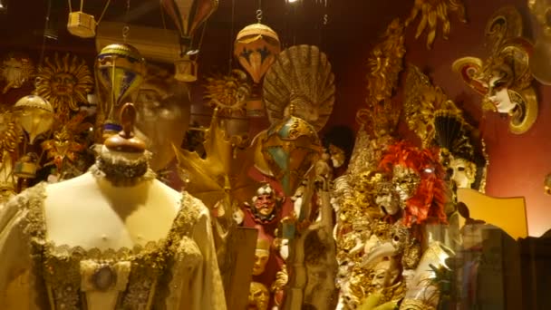 Karneval Traditionella Kostymer Visas Ett Skyltfönster Centrum Venedig För Den — Stockvideo