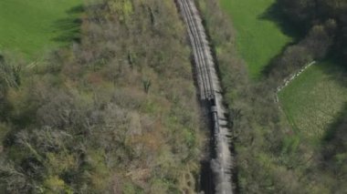 Buharlı trenin muhteşem görüntüsü.