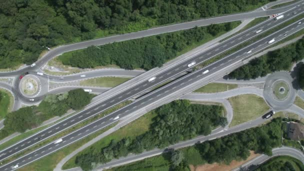Luftaufnahme Von Einem Autobahnkreuz Zeitraffer Verkehr Norditalienische Autobahn Umgeben Von — Stockvideo