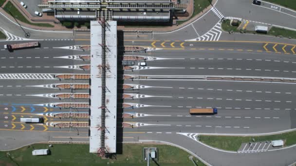 Вид Сверху Перекрёсток Шоссе Пробки Времени Северная Италия Шоссе Окружено — стоковое видео