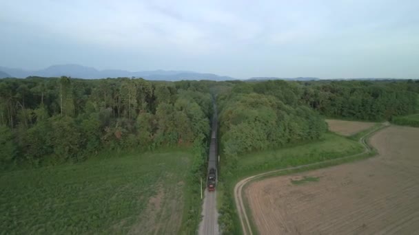 田舎を介した古い蒸気機関車の空中観察 — ストック動画