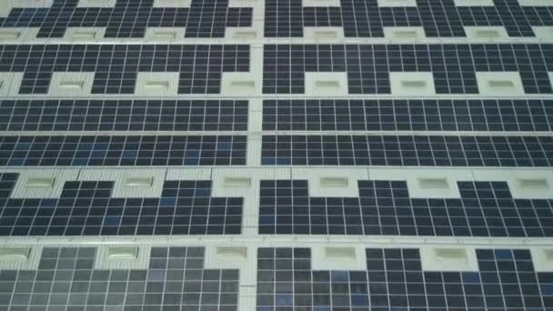 Vista Aerea Della Centrale Solare Con Molte File Pannelli Fotovoltaici — Video Stock