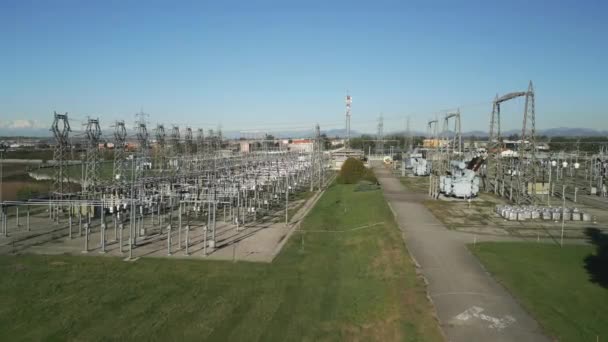Luchtfoto Van Een Onderstation Voor Elektrische Distributie Voor Woningen Industrie Rechtenvrije Stockvideo's