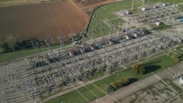 Luchtfoto Van Een Onderstation Voor Elektrische Distributie Voor Woningen Industrie — Stockvideo