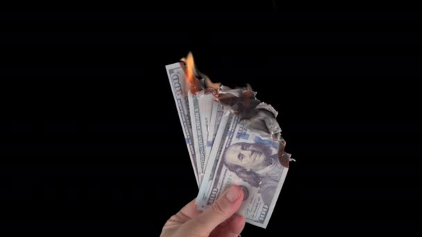 Bom Van Dollar Bankbiljetten Met Een Brandende Pit Een Houten — Stockvideo