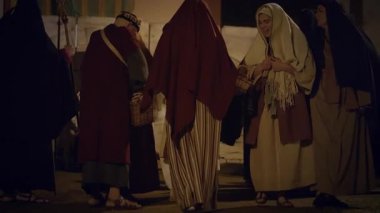 İsa 'nın Yas' ı, ya da Piet, Meryem 'in İsa' nın bedenini 29 Mart 2024 'te İtalya' nın Antignano şehrinde, Via Crucis 'in (Haç Yolu) temsili sırasında göstermektedir.