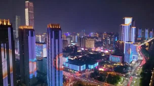 Légi Kilátás Modern Város Folyóval Éjjel Kínában — Stock videók