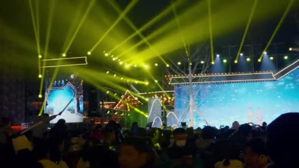 中国新年音乐会上的人 — 图库视频影像