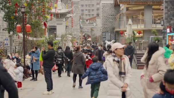 中国の都市を歩く人々 — ストック動画