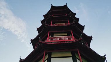 Güzel Asya tapınağının kulesi