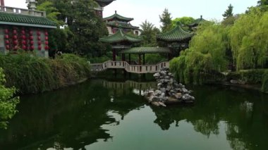 Geleneksel Çin tarzında park et 