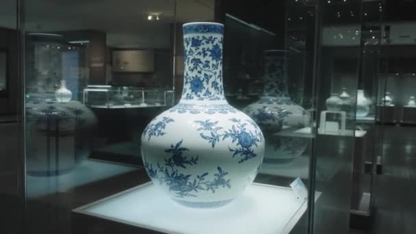 Красива Стародавня Китайська Ваза Історичному Музеї — стокове відео