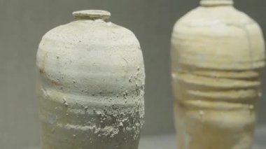Tarih müzesindeki güzel antik Çin çömleği