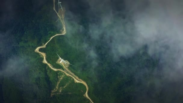 高山风力涡轮机的空中景观 — 图库视频影像