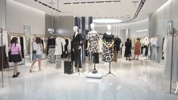 Moderne Kledingwinkel Winkelcentrum — Stockvideo