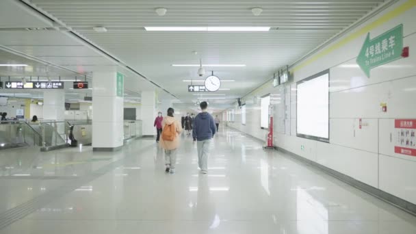 Interior Moderna Estación Metro — Vídeos de Stock