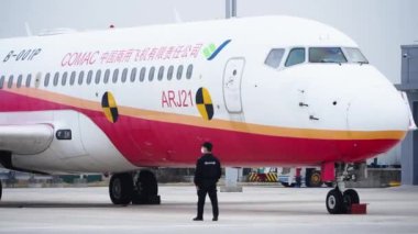 Modern havaalanında uçak