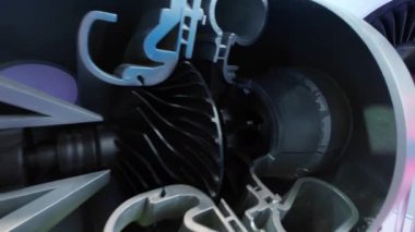 Uçak motorları sergileniyor. 