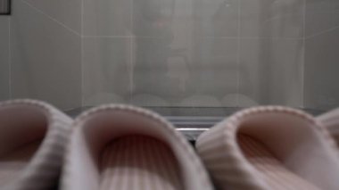 Güzel, modern bir banyo.