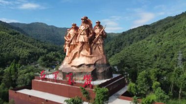 Çin 'de ünlü anıtı olan güzel bir park manzarası.